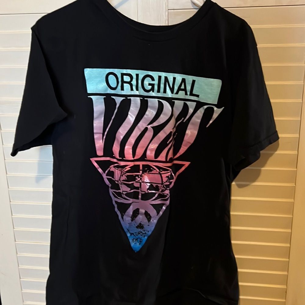 Men’s vibes, short sleeve, graphic shirt, size extra large